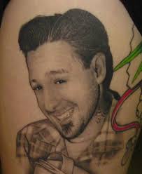 Oliver Peck , Tattooer, hatte den Tattoo Weltrekord vor Kat und hat ihn sich ...