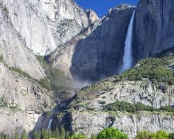 Gambar Yosemite Falls in Yosemite National Park