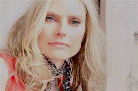 American singer-songwriter Aimee Mann tells David Gritten why she&#39;s had enough of the music industry, ahead of a show at London&#39;s Royal Festival Hall. - aimee-mann_2460281b