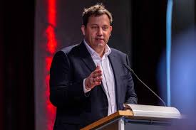 „Nicht schlimm, wenn man angebrüllt wird“: Klingbeil bestätigt Merz-Wutausbruch in Villa Borsig