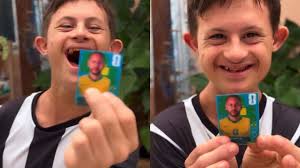 Quando Neymar ainda não fazia parte do álbum, família criou figurinha para surpreender filho com Down; reação viraliza