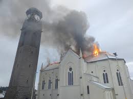 Incêndio atinge Igreja Matriz de Flores da Cunha