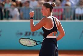 Kostyuk choca Madrid ao eliminar nº5 Pegula em 1h14