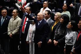 Gertz Manero presenta Cartas Credenciales ante Carlos III; se acredita como embajador de México en RU