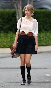 Resultado de imagem para looks de verão da taylor swift