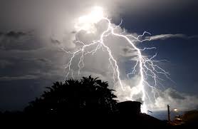 Alerta por tormentas eléctricas en Florida: mitos y verdades esenciales para protegerse de los rayos
