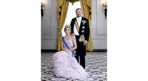 Global chaos sending Dutch back to Monarchy; Confidence in Royals rising