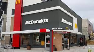 McDonald's chega em Araucária! Primeiro restaurante da marca oferece vagas de emprego sem exigência de experiência