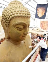 World&#39;s biggest ceramic Buddha: Potter Kim Gu-han is in the process of ... - top(81)