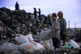 Resultado de imagen de niño camboyano basurero pse