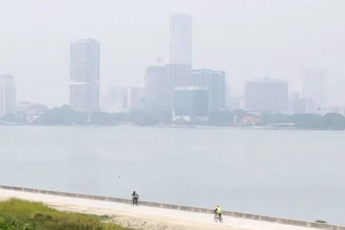 Penang may suspend outdoor activities as air quality hits unhealthy API of 103; Chow says state ready to step up measures