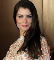 Alinne Moraes. Nome completo Aline Cristine Dorelli de Magalhães Moraes; Idade anos; Data de nascimento 22/12/1982; Signo Capricórnio - alinne-moraes