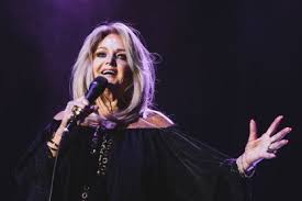 Morre aos 75 anos Bonnie Tyler, ícone do rock e pop dos anos 1980