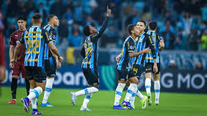 Grêmio fica atrás no placar duas vezes, busca empate com o Montevideo City Torque na Arena e vai disputar os playoffs da Sul-Americana