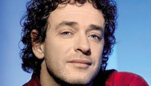 El músico argentino Gustavo Cerati sigue internado “sin cambios neurológicos” y con “asistencia respiratoria mecánica”, según el parte médico divulgado este ... - gustavo-cerati