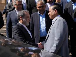 گفت‌وگوی تلفنی عراقچی و عاصم منیر/ رایزنی طرفین درباره تشدید تنش‌ها، افزایش ناامنی در منطقه و پیامد‌های آن...