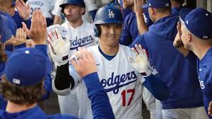 Shohei Ohtani hits career home run No. 300