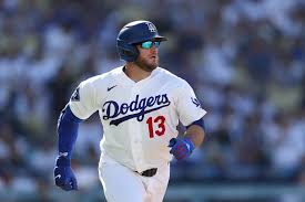 Los Angeles Dodgers Announce Max Muncy Decision Before Cubs Series