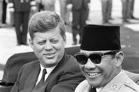 Kisah Harta Karun Bung Karno, Harta Amanah Bangsa Indonesia. - soekarno_and_jf_kennedy.jpg_480_480_0_64000_0_1_0