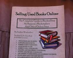 Image de Someone Selling Used Books Online