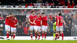 O Wrexham vence um clássico do Campeonato! A equipe de Phil Parkinson derrotou o Ipswich em um jogo emocionante com oito gols, dando um grande impulso às esperanças de promoção