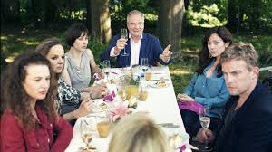 Familie Sonntag auf Abwegen: Komödie über Neuanfang und Familienbande