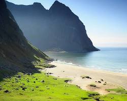 Imagen de la playa de Kvalvika, Islas Lofoten