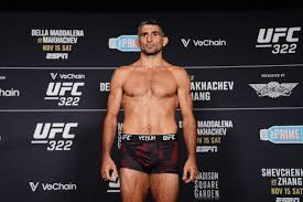 Fans predict retirement after UFC 322 star who replaced Bo Nickal on the main card misses weight