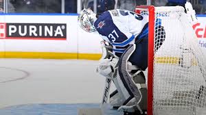Jets' Connor Hellebuyck Faces Playoff Struggles