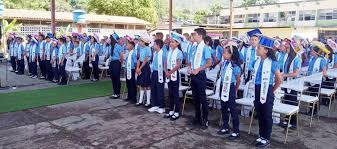 Educación exige actos de grado sencillos y prohíbe paquetes costosos - Imagen principal del artículo