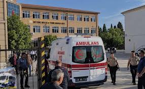 Once heridos, dos de ellos graves, en un tiroteo en un colegio en Turquía