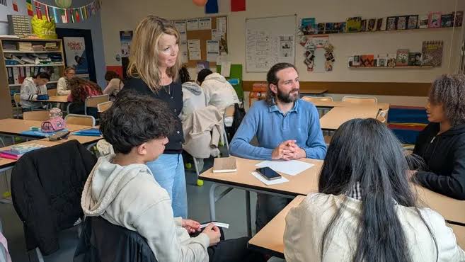 Les élèves allophones du collège Max-Jacob près d'Orléans, anxieux avant l’examen validant leur niveau en français