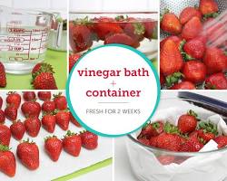 Soaking strawberries in vinegar water
