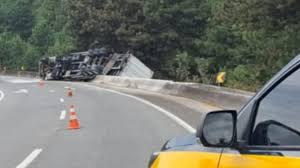 Mais de 12 horas após acidente, BR-116 ainda registra fila quilométrica na Grande Curitiba
