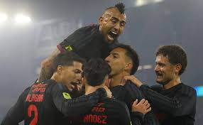 Vidal se queda en la defensa: La probable formación de Colo Colo vs Deportes La Serena
