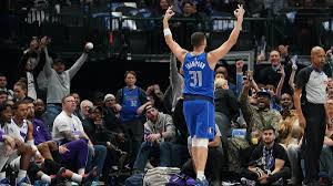 Klay Thompson Moves to Fourth on All-Time 3-Pointers List
