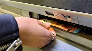 Europa impulsa nuevas fórmulas para sacar efectivo del cajero