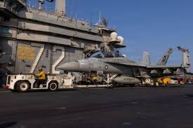 Governo Trump troca porta-aviões da guerra em meio à crise com marinheiros
