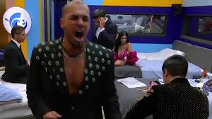 Laura Zapata's Exit Shakes 'La Casa de los Famosos 6'