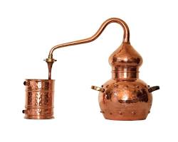 Image de traditional copper alembic for essential oil distillation