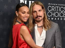 Zoe Saldana's Rare Family Photos: A Vatican Visit & Papal Meeting! - Imagen principal del artículo