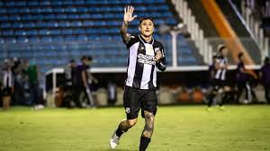 Vina volta a ser relacionado pelo Ceará após três jogos fora; veja escalação contra Atlético-GO