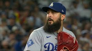 Despite Edman's pinch blast, Dodgers settle for DH split to end long day in Bronx