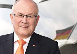 Der Vorsitzende der CDU/CSU-Bundestagsfraktion, Volker Kauder, ist der diesjährige Hauptredner des traditionellen politischen Aschermittwochs der CDU ... - kauder_300dpi
