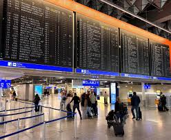 Hundreds of flights cancelled as Lufthansa pilots go on strike again