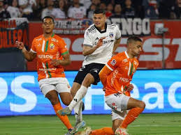 Colo Colo Busca Vaga em Competições Internacionais e Lida com Danos no Estádio - Imagen principal del artículo