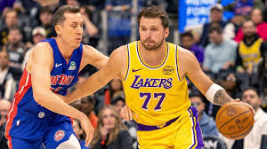 Lakers' Win Streak Ends Against Pistons in Close Game
