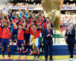 Donald Trump and Gianni Infantino booed before US president attempts to crash Spain celebrations