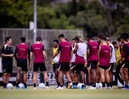 Sequência do Brasileirão e elenco curto: Diniz pode manter a base do Corinthians contra a Chapecoense