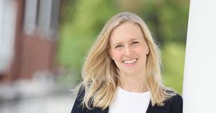 https://www.29news.com/2025/10/01/uva-law-grad-adele-stichel-announces-run-congress/